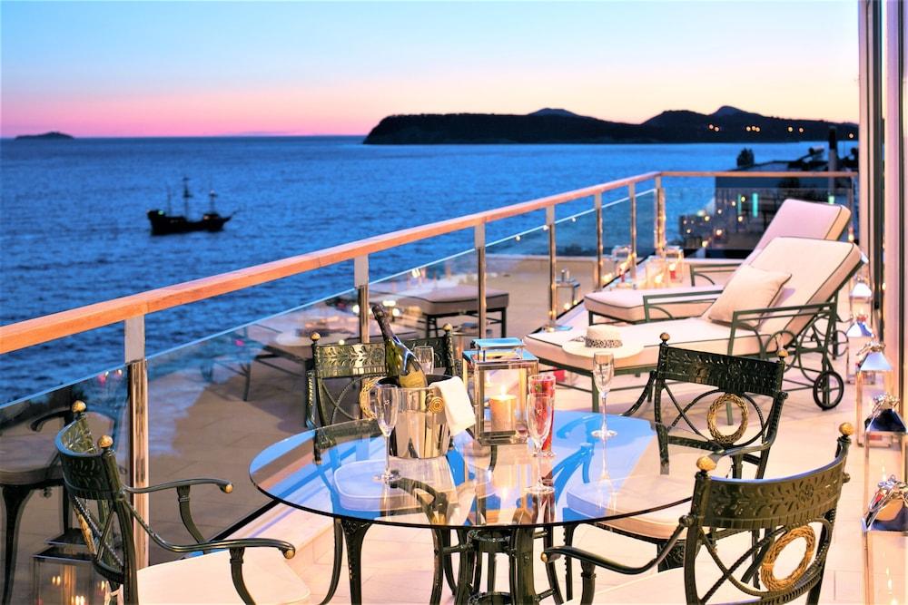 Royal Princess Hotel ดูบรอฟนิก ภายนอก รูปภาพ View from the hotel