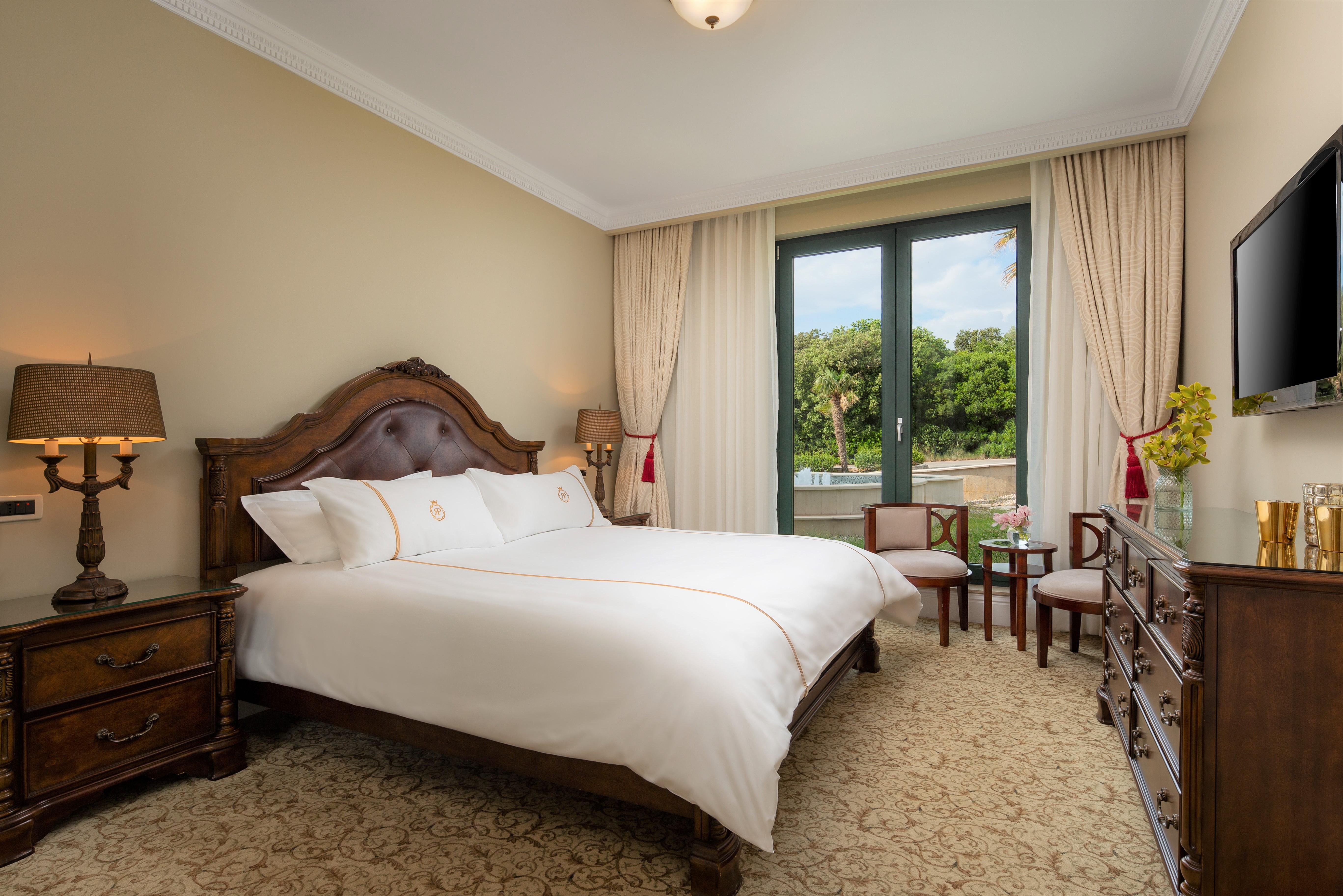 Royal Princess Hotel ดูบรอฟนิก ภายนอก รูปภาพ A bedroom at the hotel