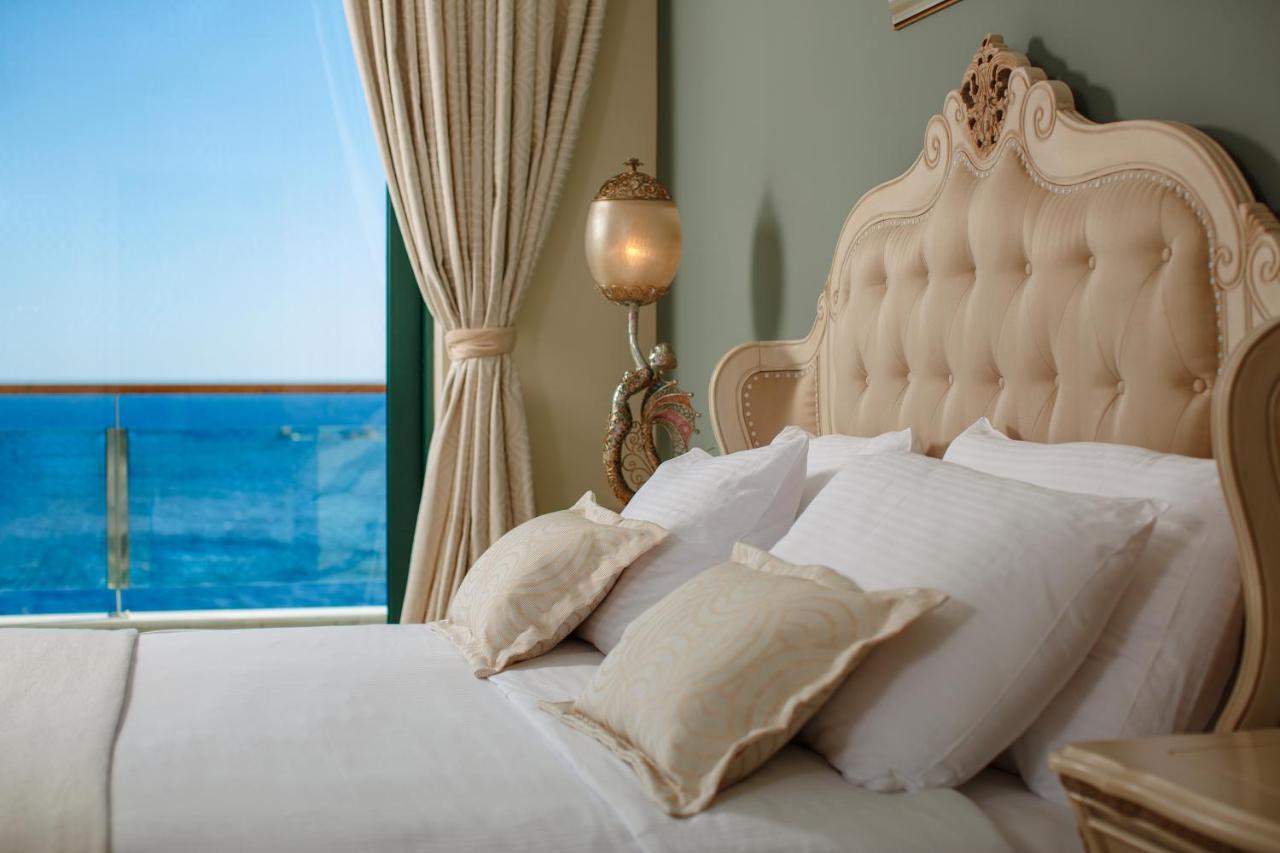 Royal Princess Hotel ดูบรอฟนิก ภายนอก รูปภาพ A bedroom at the hotel